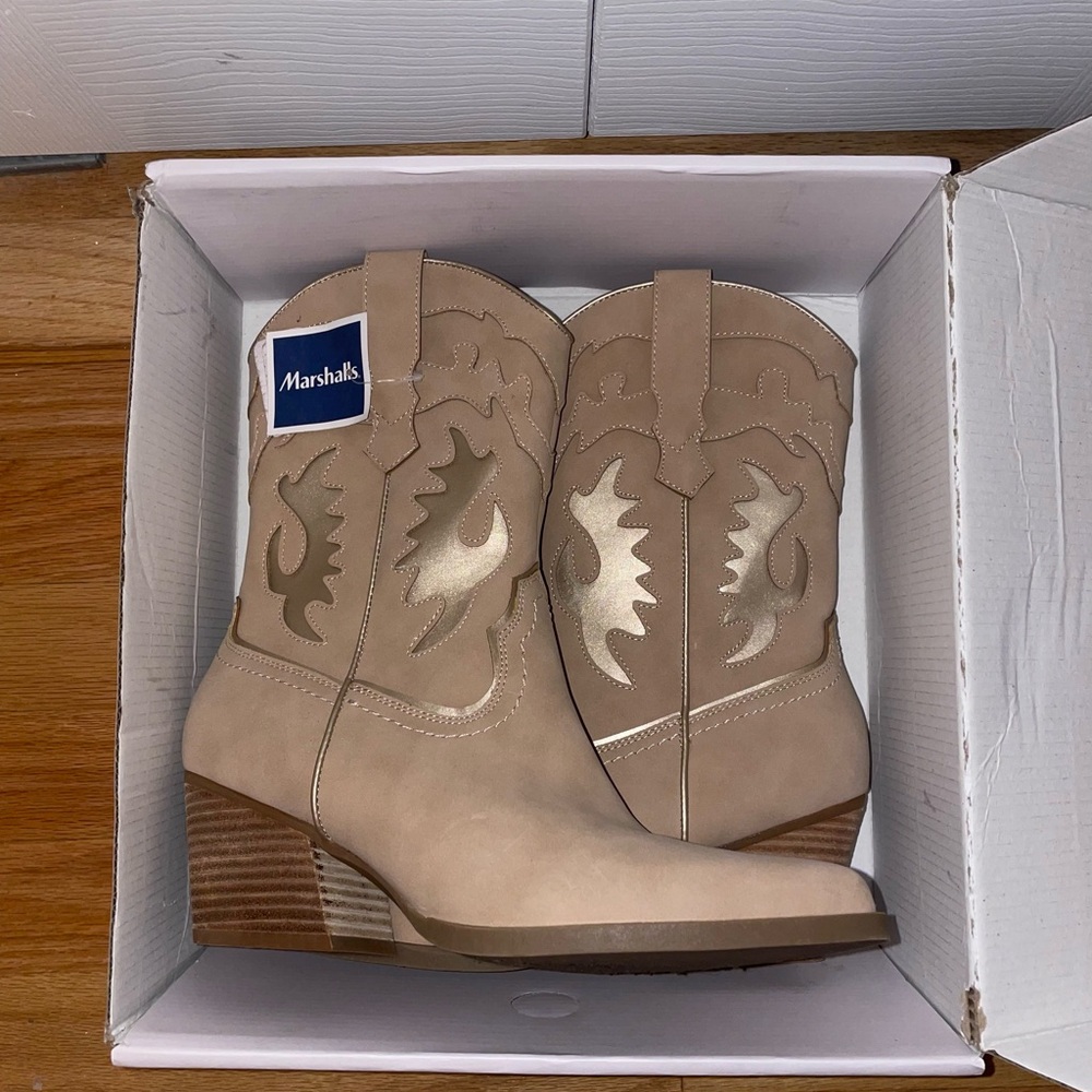 TAN COWBOY BOOTS
